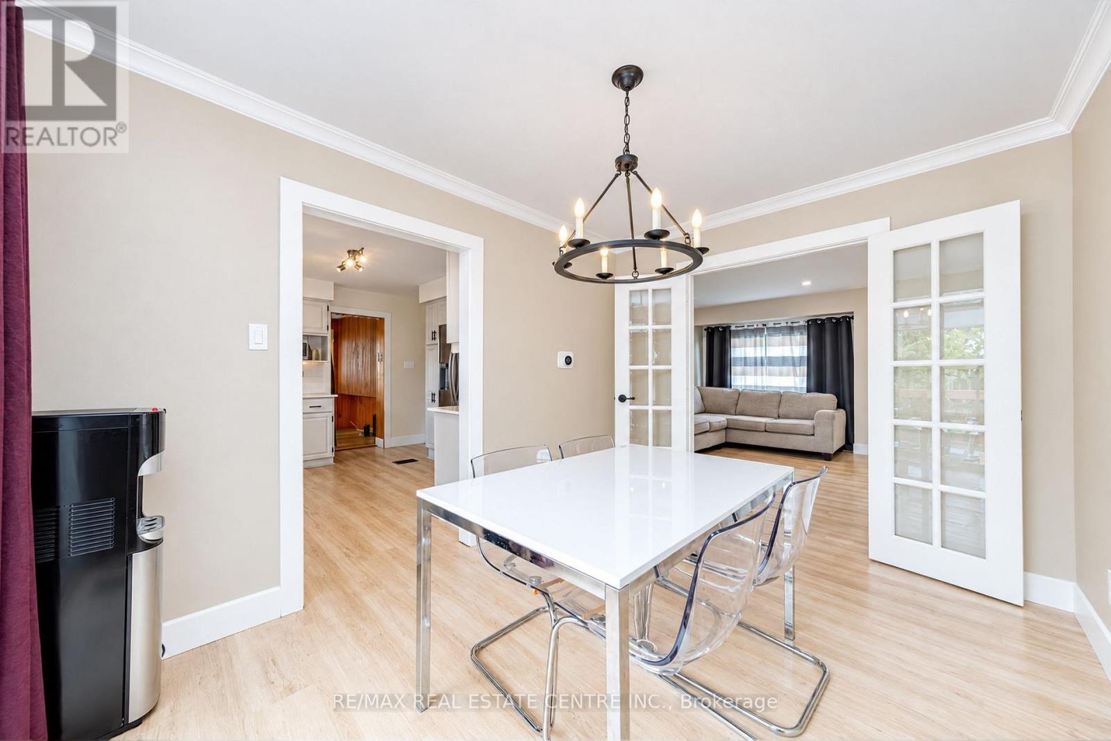 30 Cowan Avenue Property Photo 12
