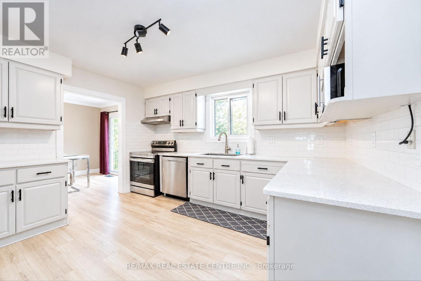 30 Cowan Avenue Property Photo 15