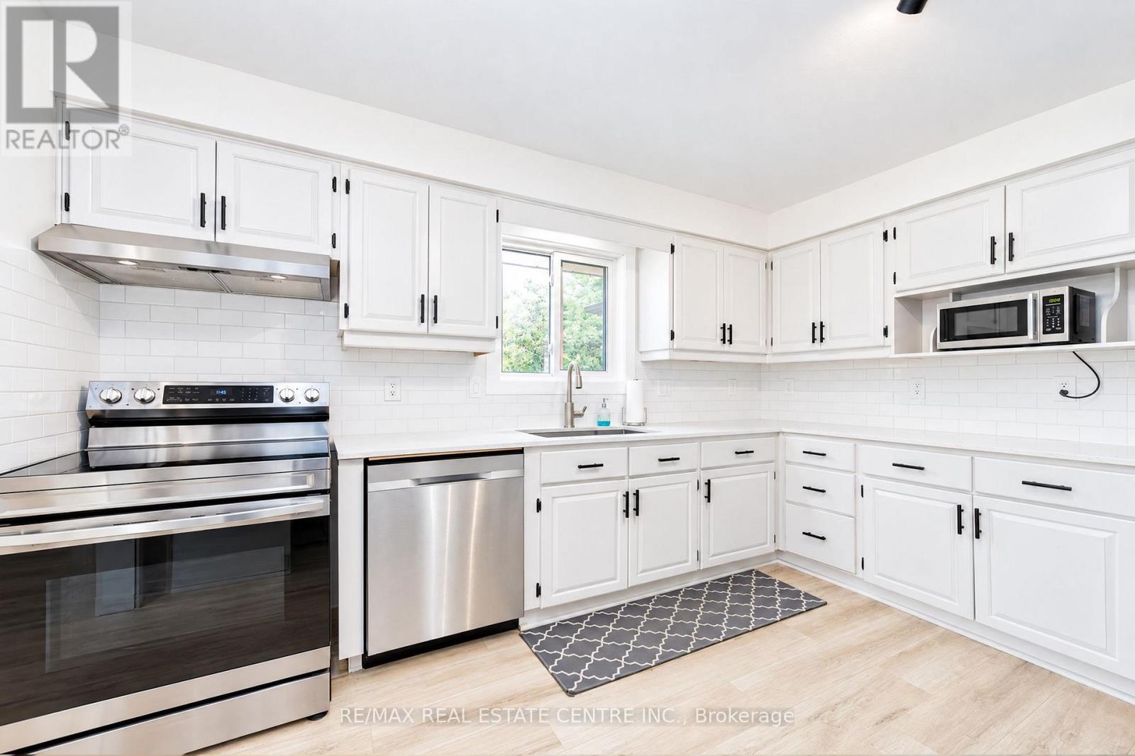 30 Cowan Avenue Property Photo 16