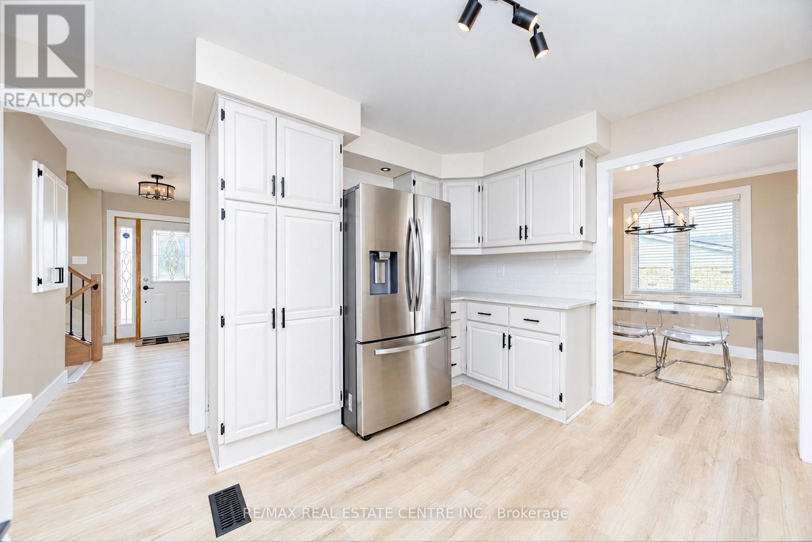 30 Cowan Avenue Property Photo 17