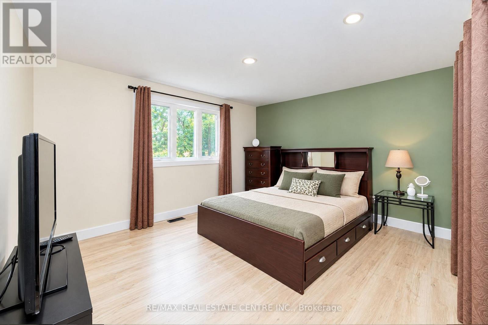 30 Cowan Avenue Property Photo 24