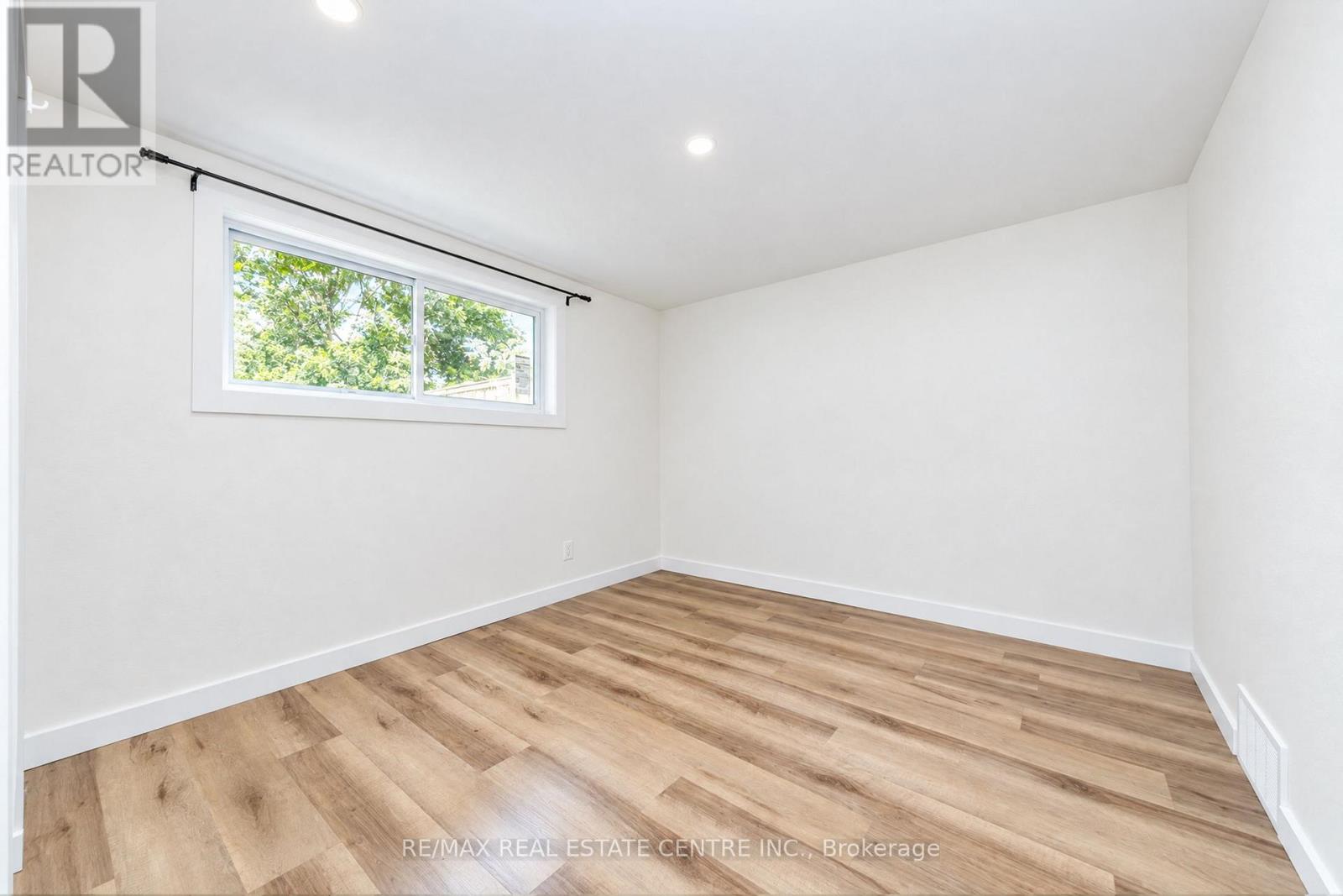 30 Cowan Avenue Property Photo 28