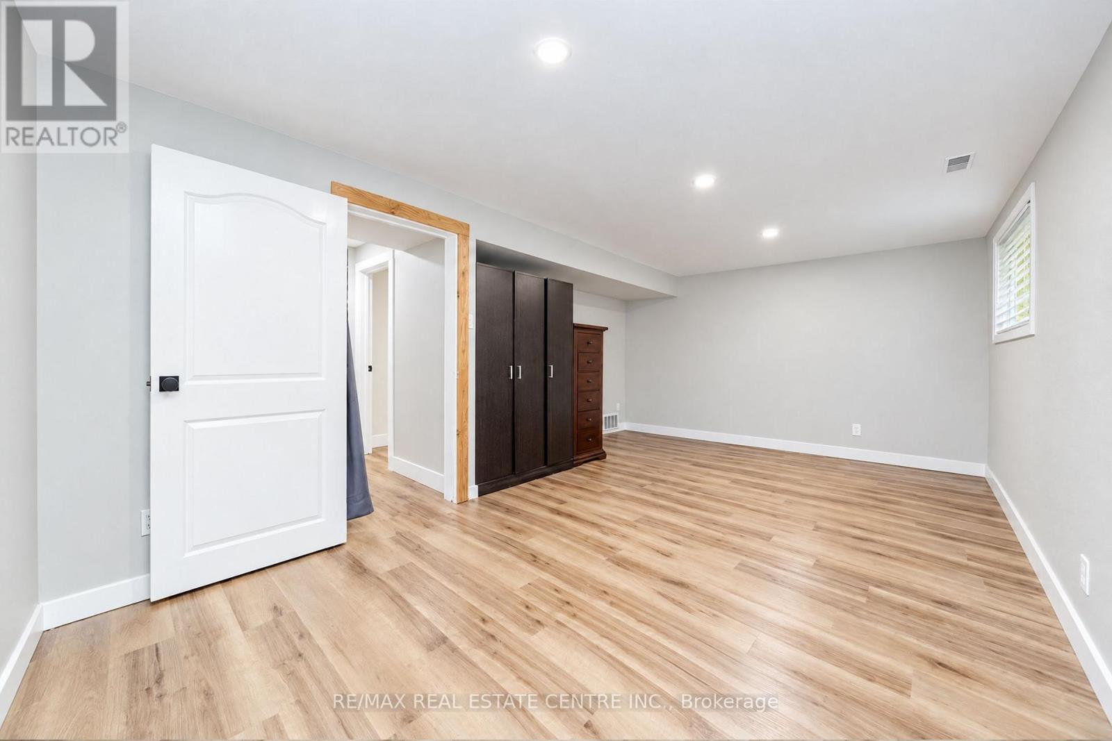 30 Cowan Avenue Property Photo 29