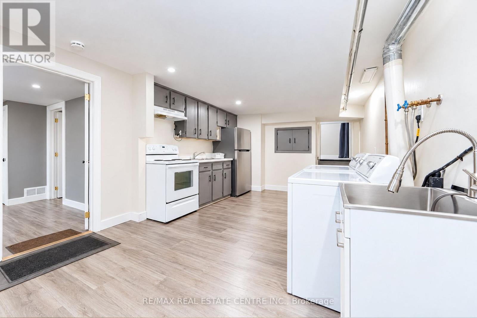 30 Cowan Avenue Property Photo 33