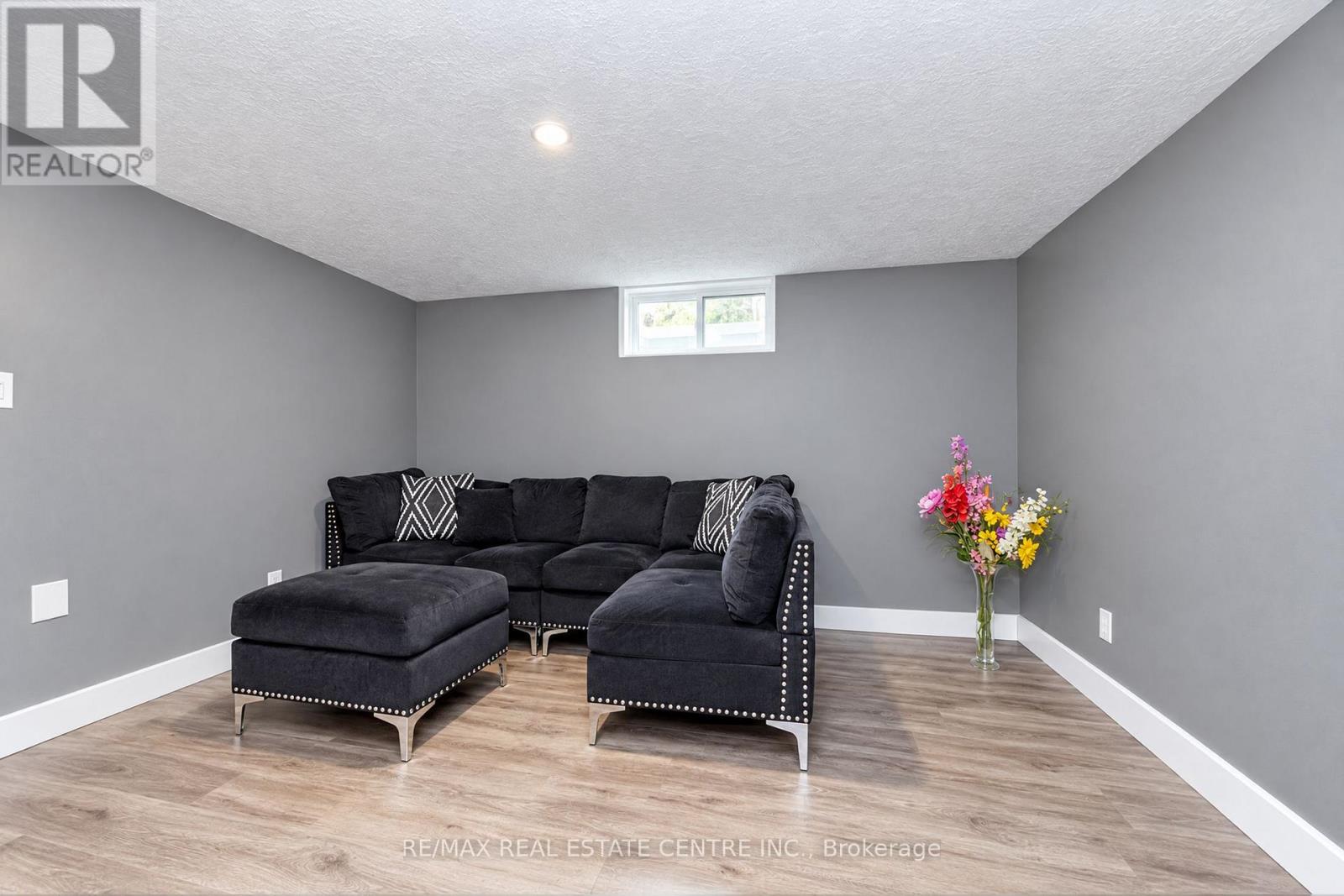 30 Cowan Avenue Property Photo 34