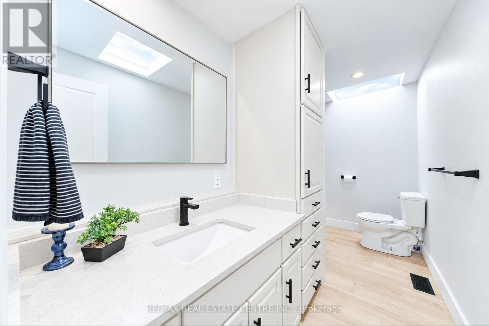 30 Cowan Avenue Property Photo 37