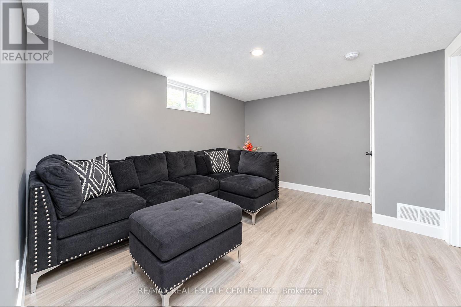 30 Cowan Avenue Property Photo 40