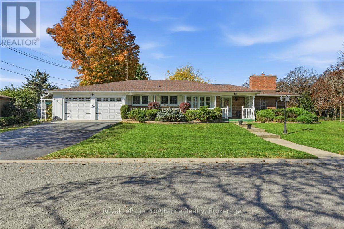 9 Parkview Heights Property Photo 1