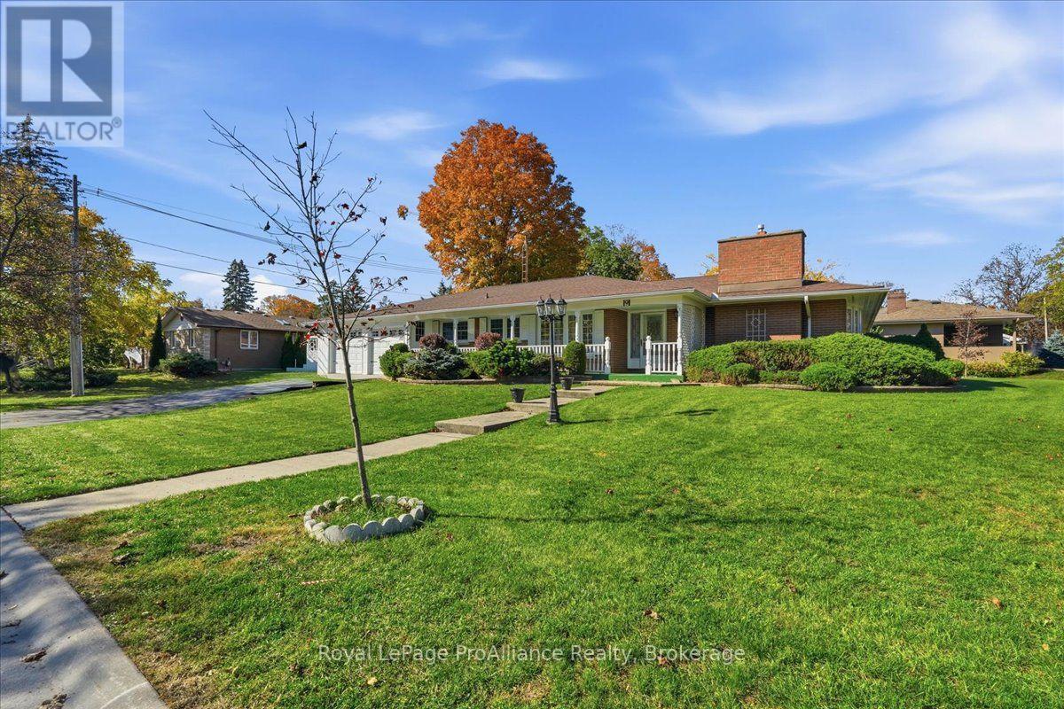 9 Parkview Heights Property Photo 2