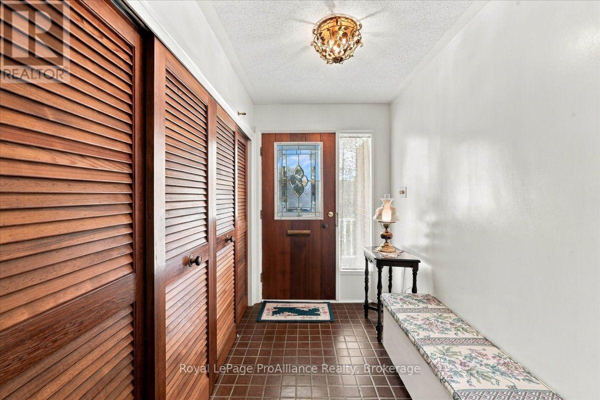 9 Parkview Heights Property Photo 6
