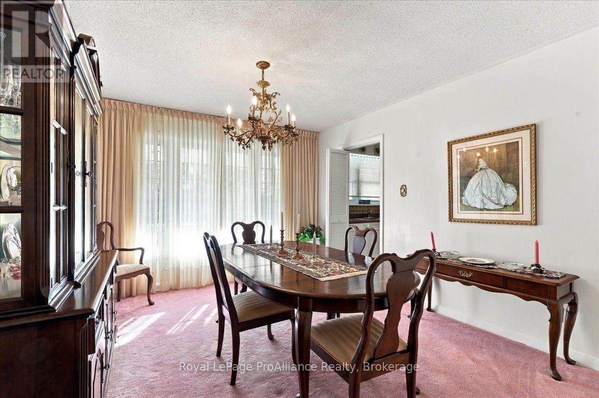 9 Parkview Heights Property Photo 12