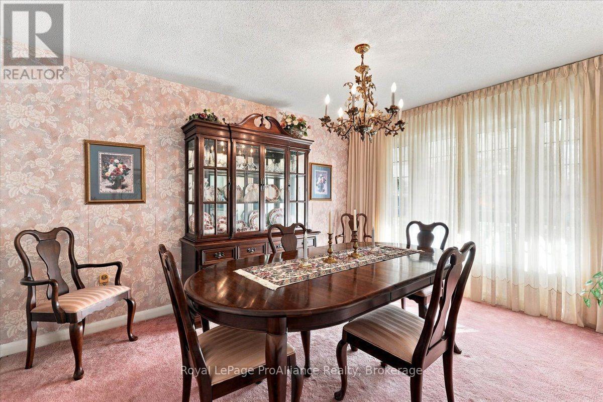 9 Parkview Heights Property Photo 15