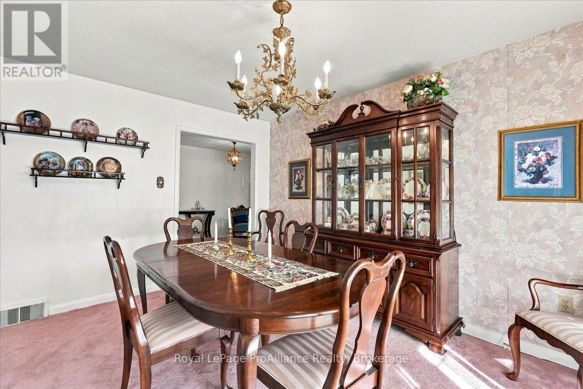 9 Parkview Heights Property Photo 17