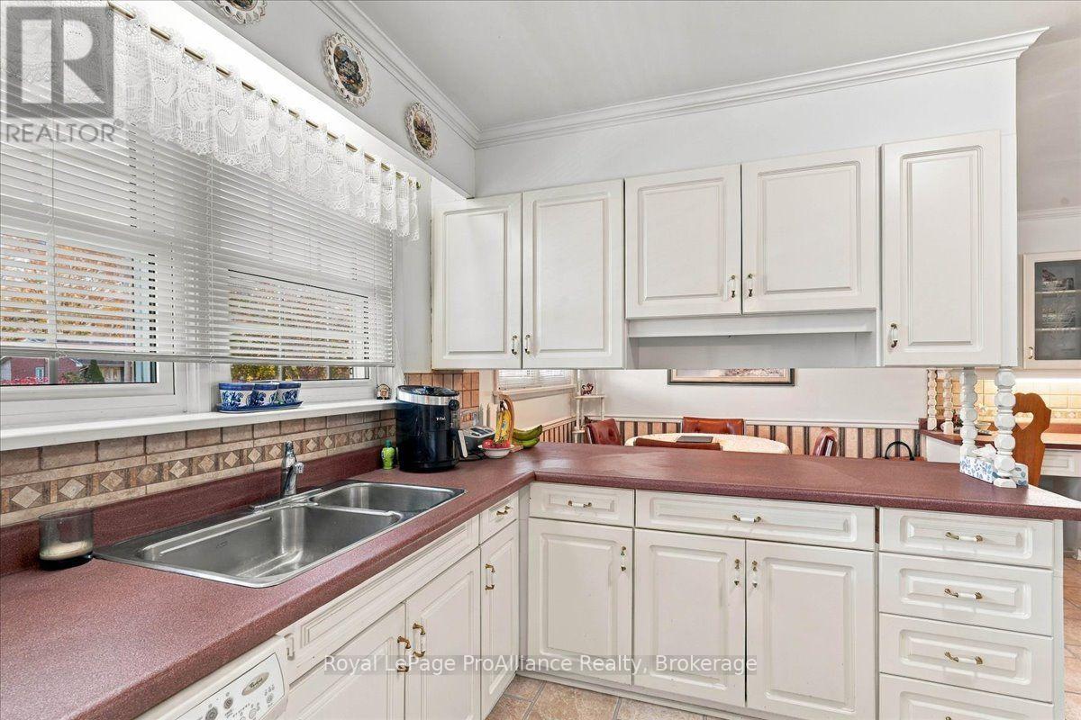 9 Parkview Heights Property Photo 18