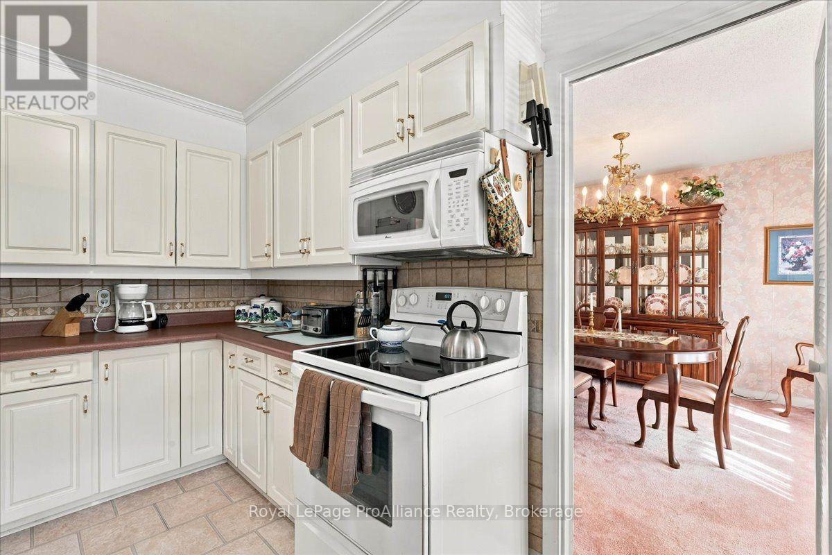9 Parkview Heights Property Photo 20