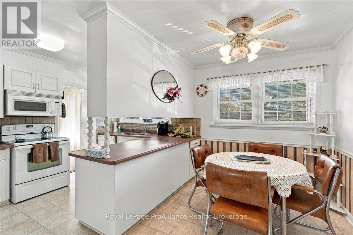 9 Parkview Heights Property Photo 22