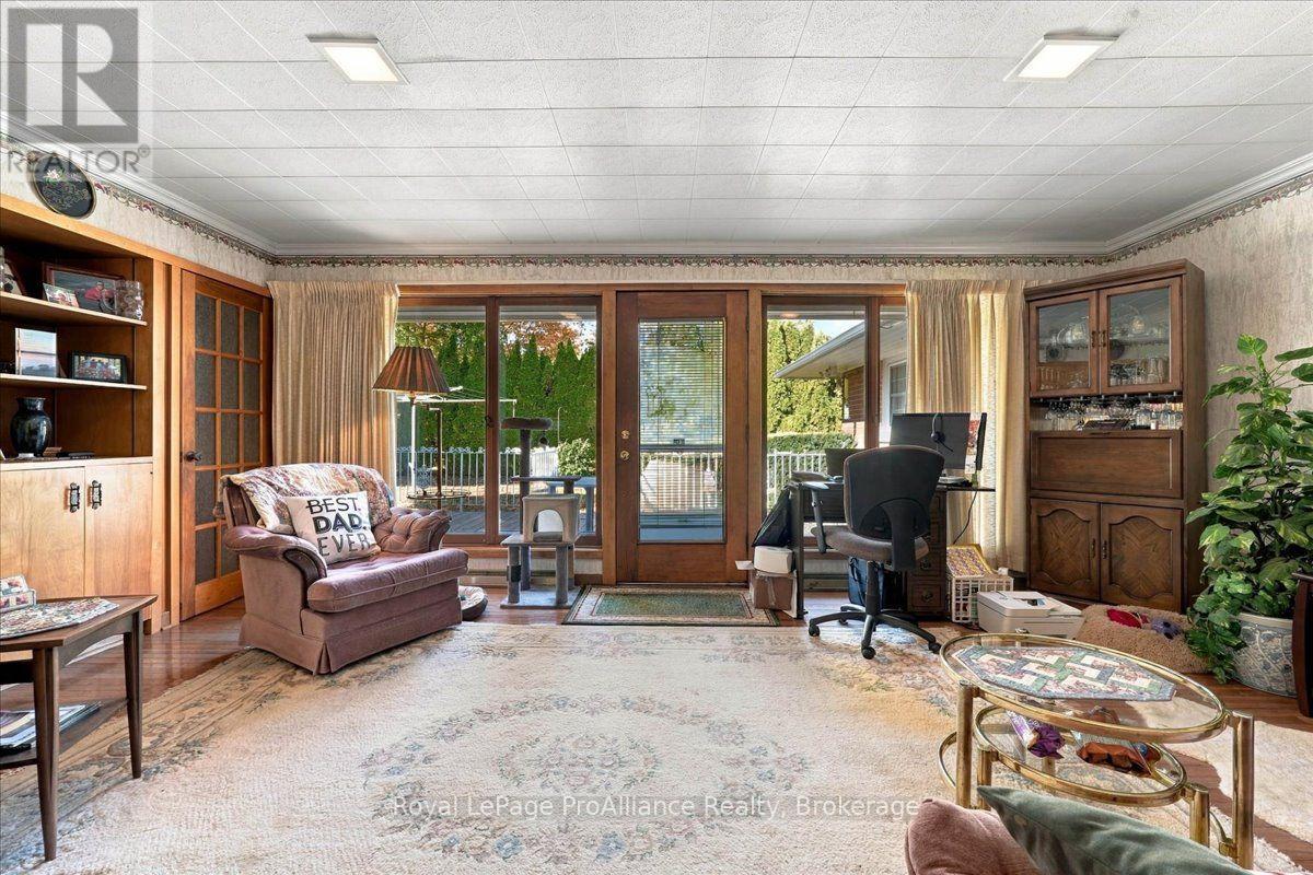 9 Parkview Heights Property Photo 24