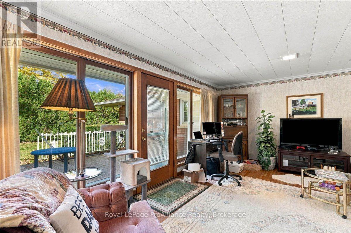 9 Parkview Heights Property Photo 25