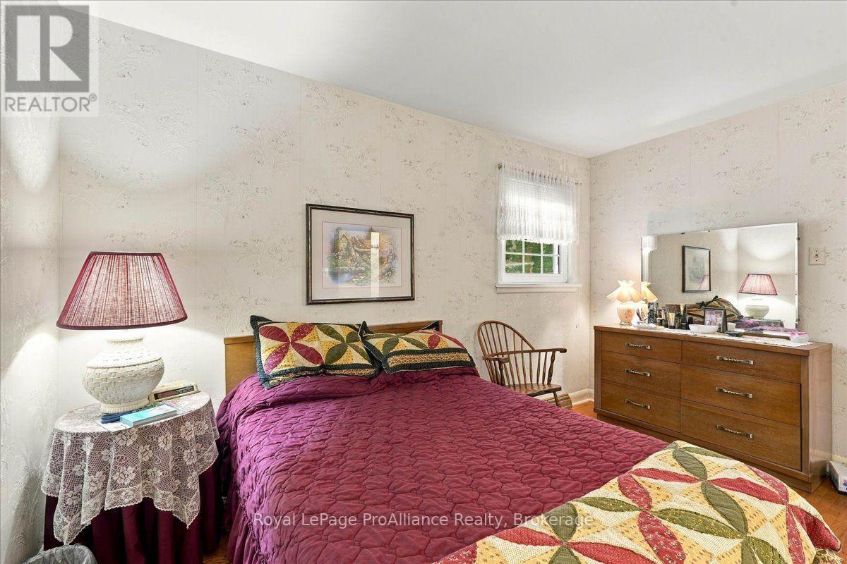 9 Parkview Heights Property Photo 33