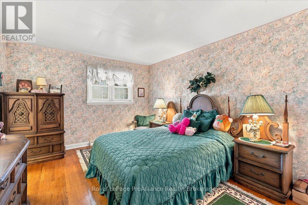 9 Parkview Heights Property Photo 34