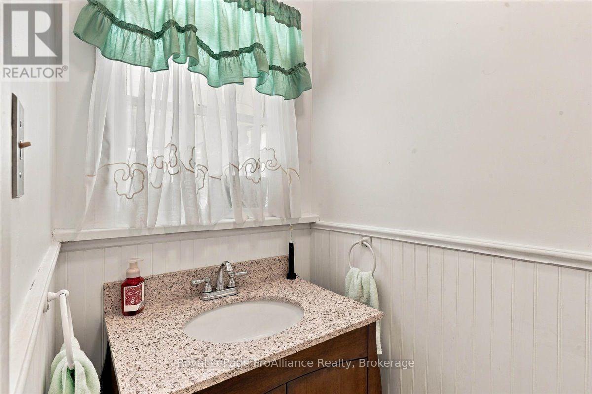 9 Parkview Heights Property Photo 37