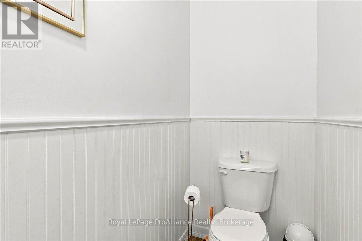 9 Parkview Heights Property Photo 38
