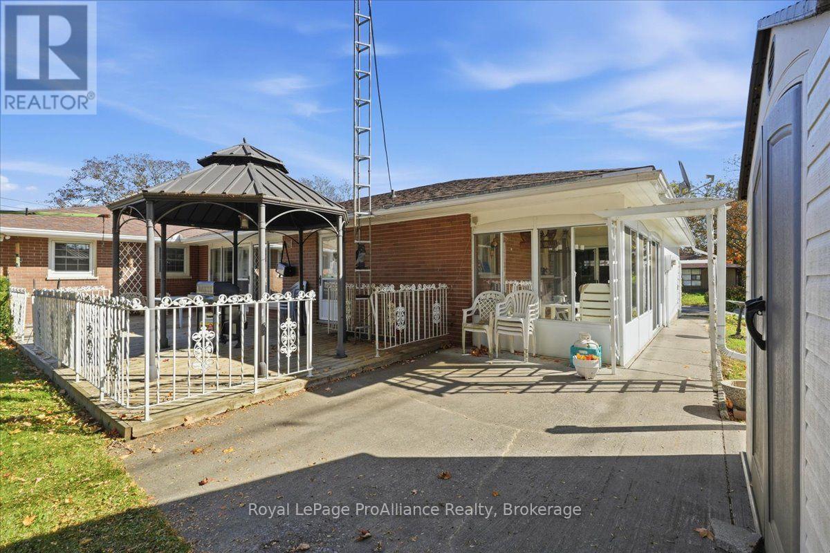 9 Parkview Heights Property Photo 41