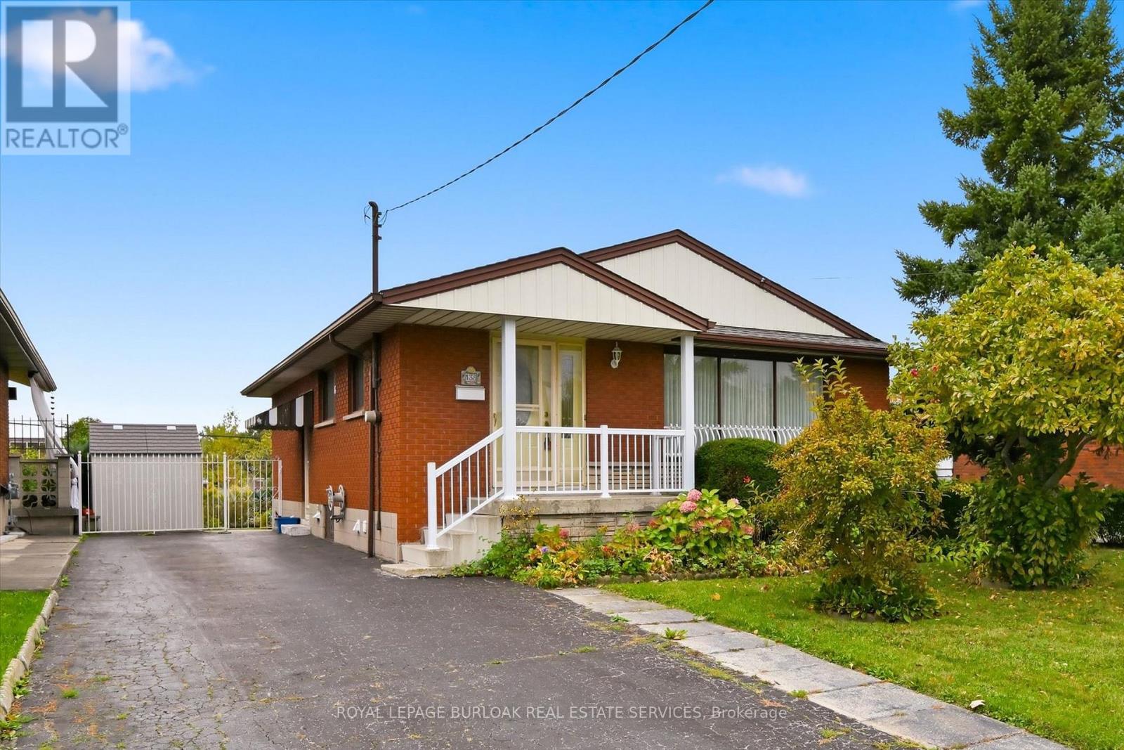 138 LUSCOMBE STREET Property Photo 1