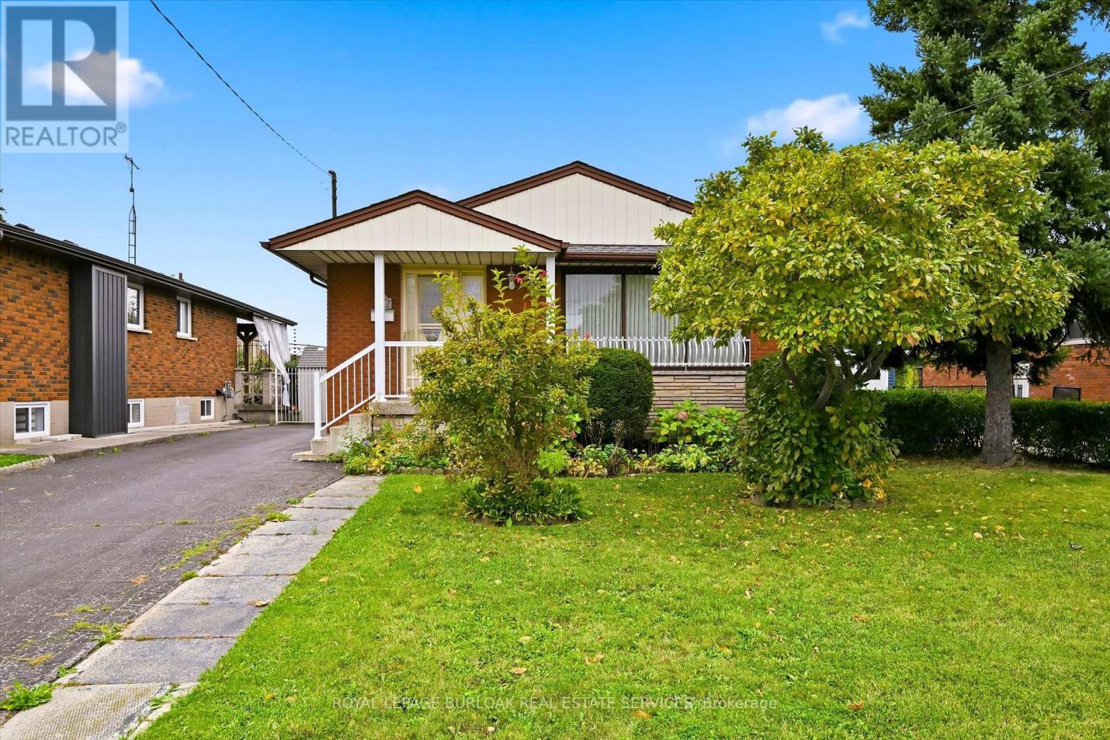 138 Luscombe Street Property Photo 2