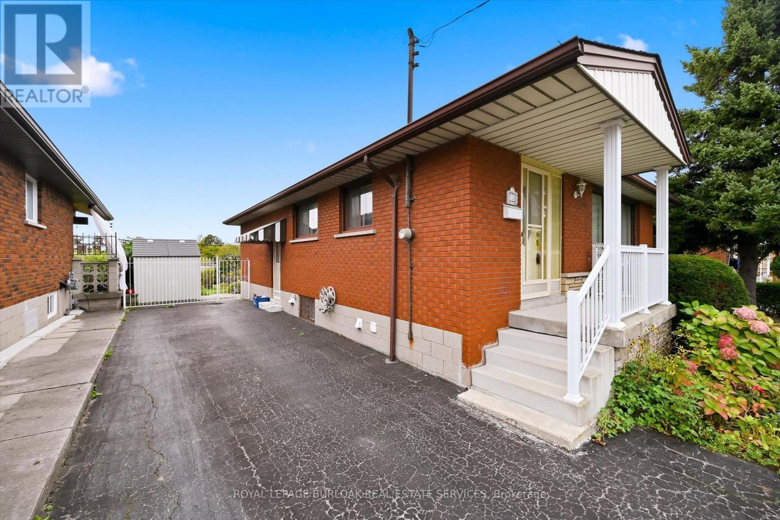 138 Luscombe Street Property Photo 4