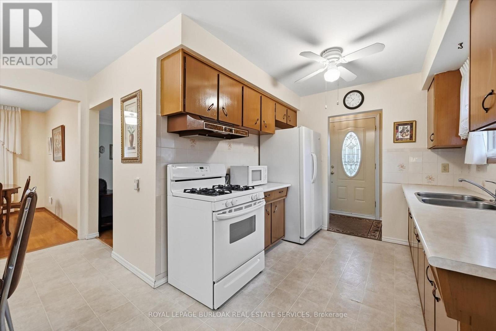 138 Luscombe Street Property Photo 9