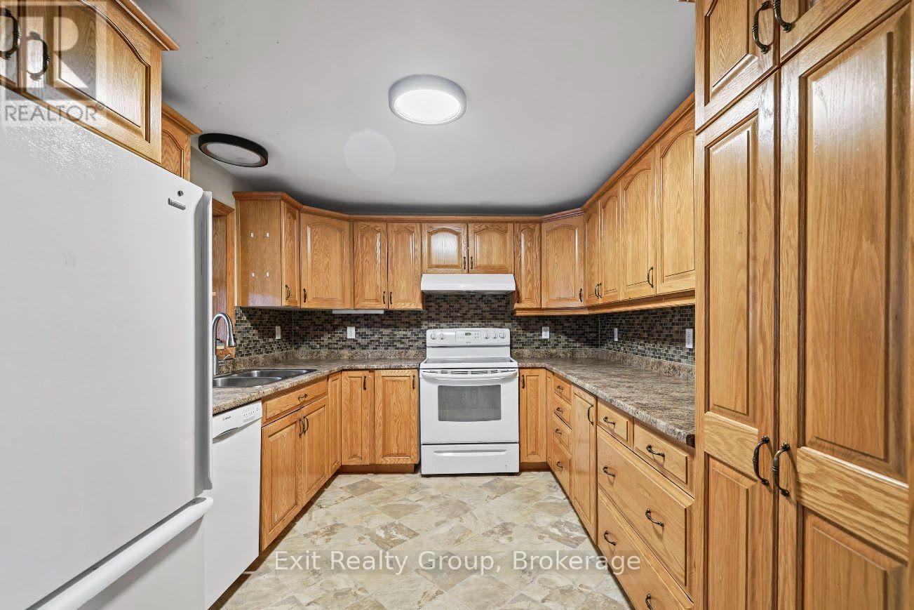 2343 Upper Flinton Road Property Photo 4