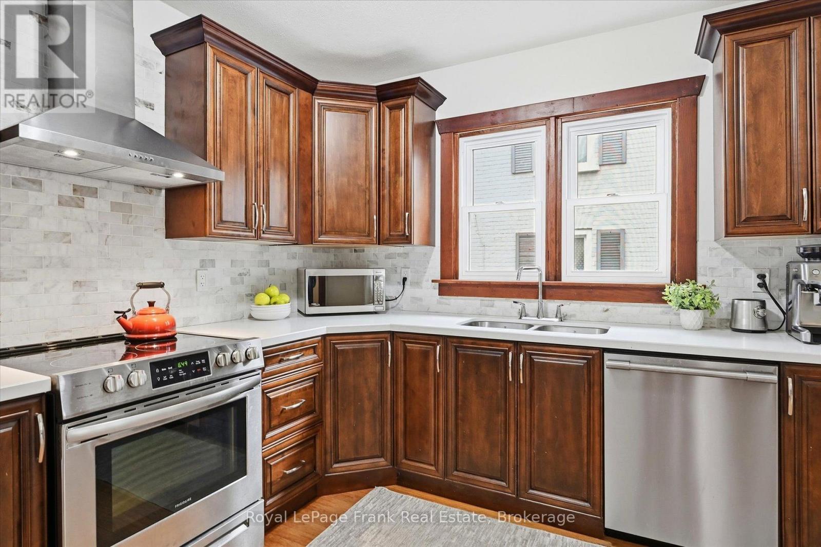 130 Maria Street Property Photo 8
