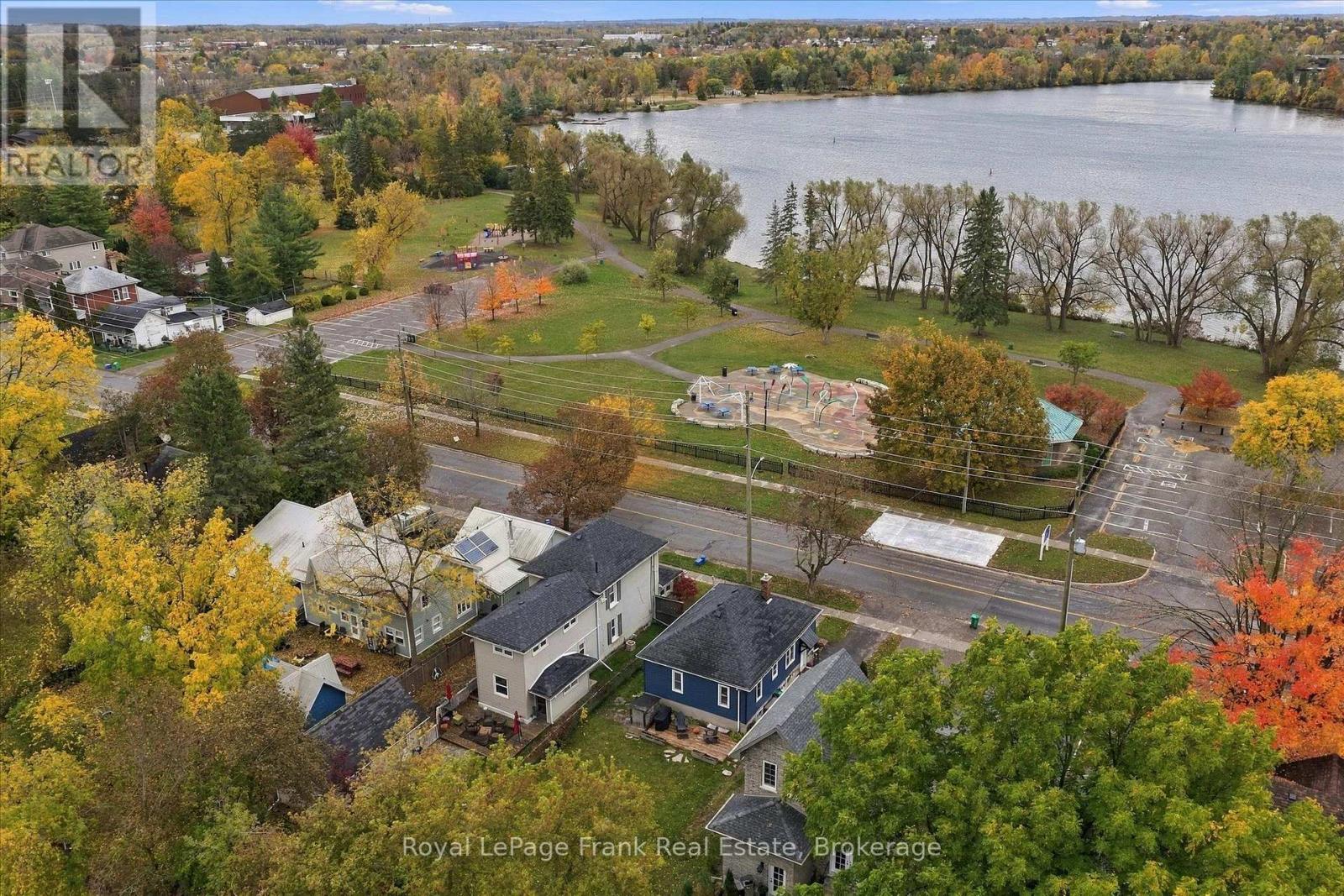 130 Maria Street Property Photo 31