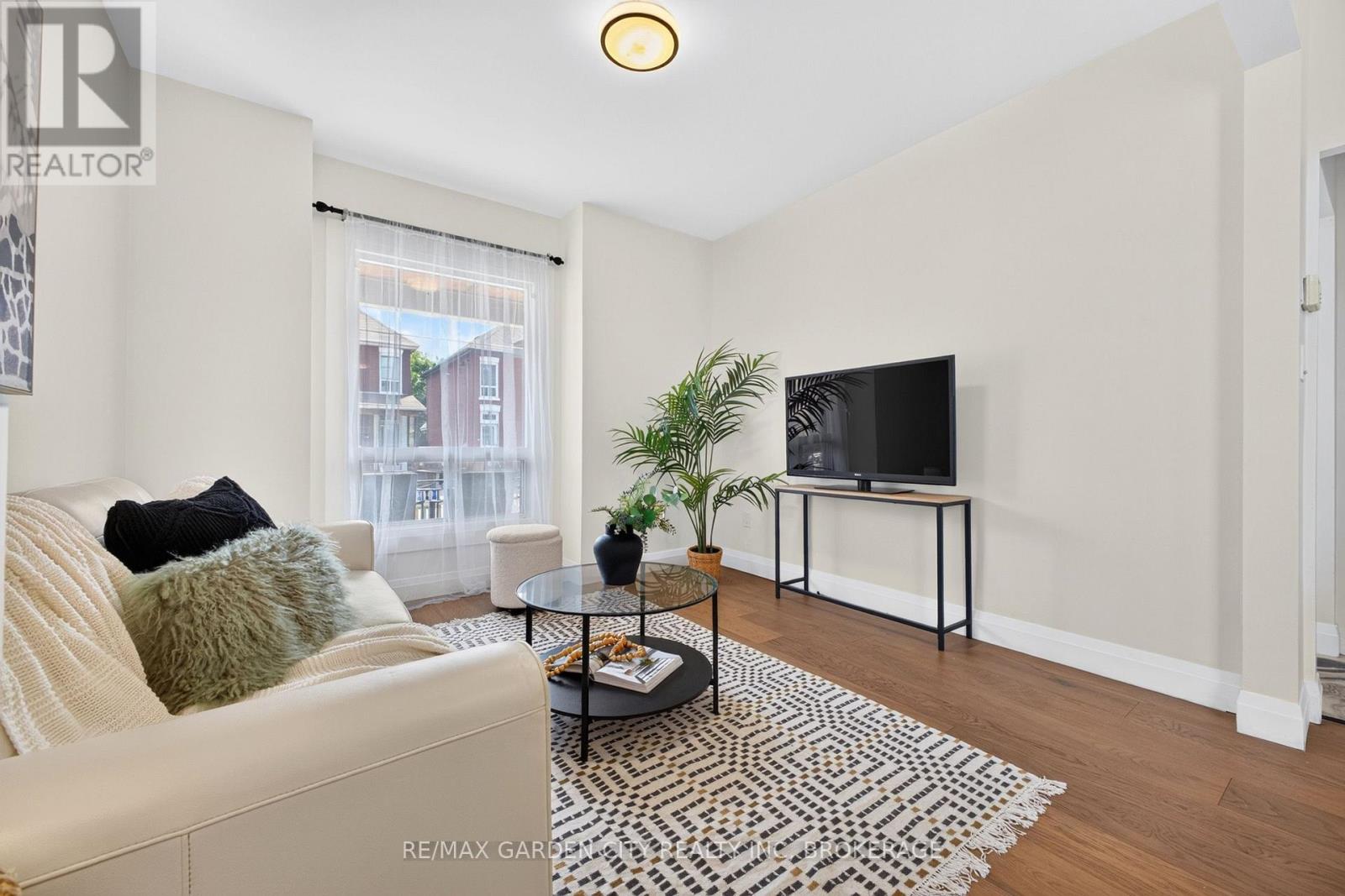 75 Keith Street Property Photo 12