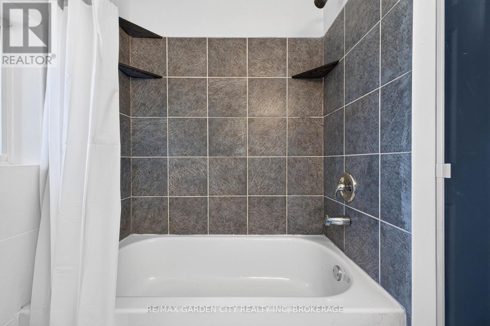 75 Keith Street Property Photo 27
