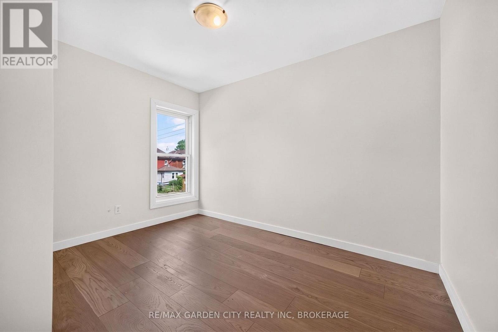 75 Keith Street Property Photo 30