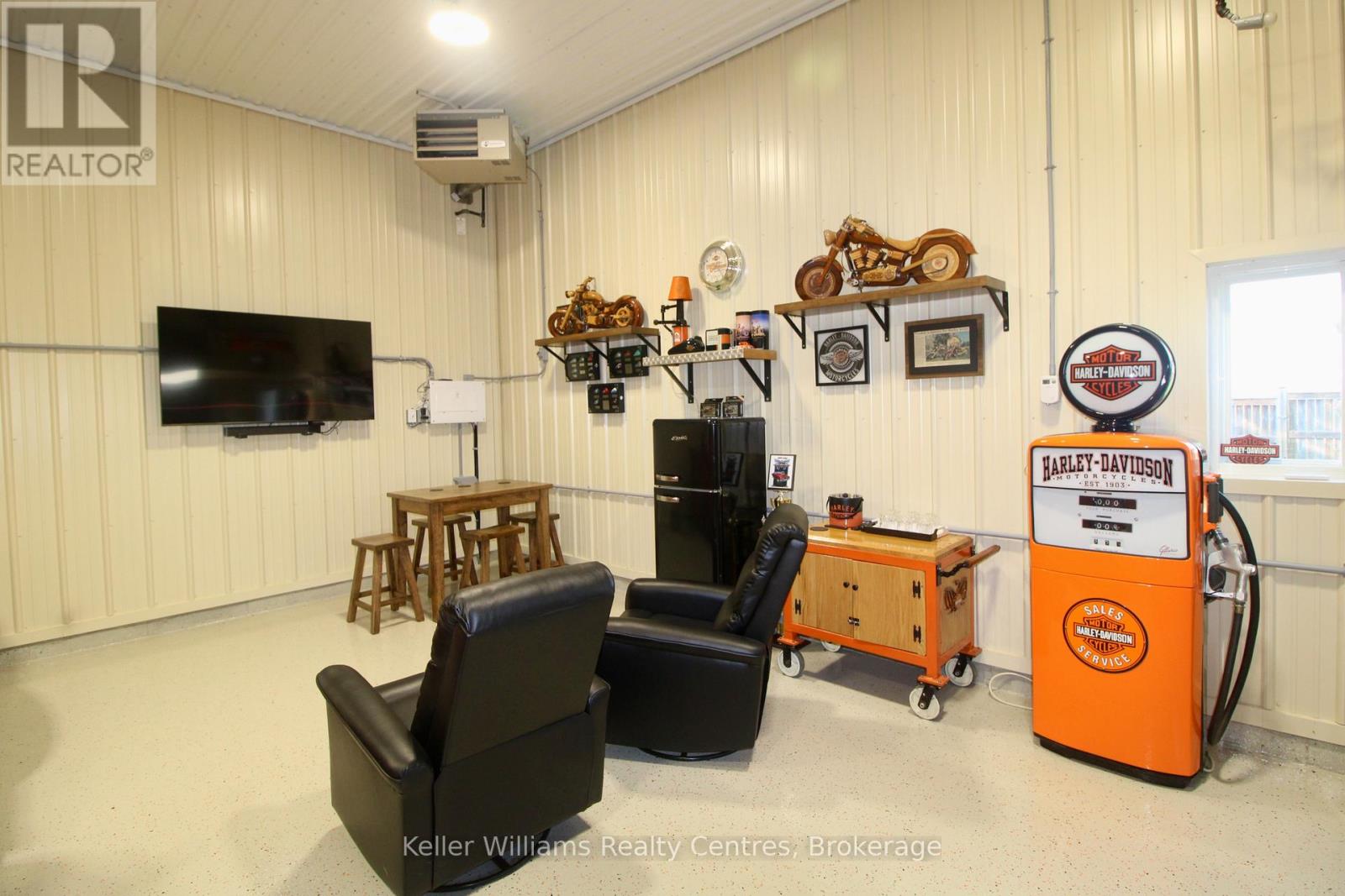 102 Tower Road Property Photo 6