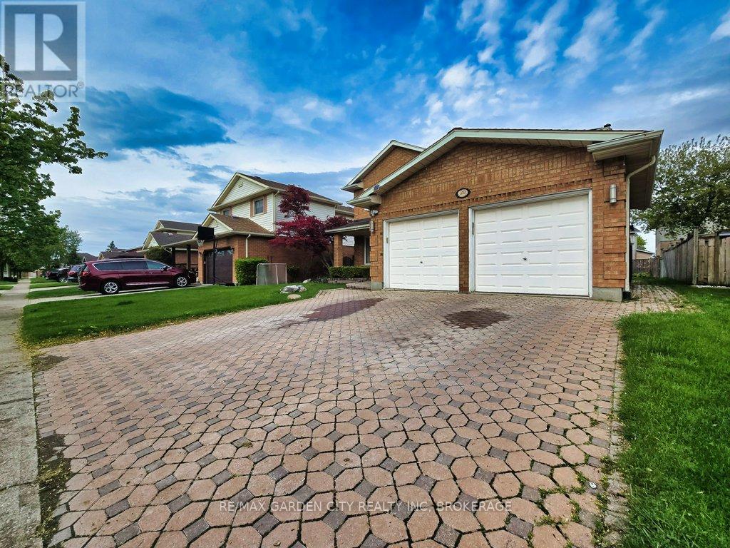 20 Consiglia Drive Property Photo 3