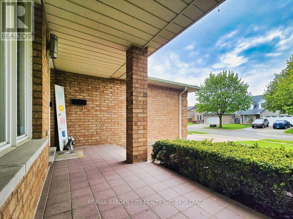 20 Consiglia Drive Property Photo 4