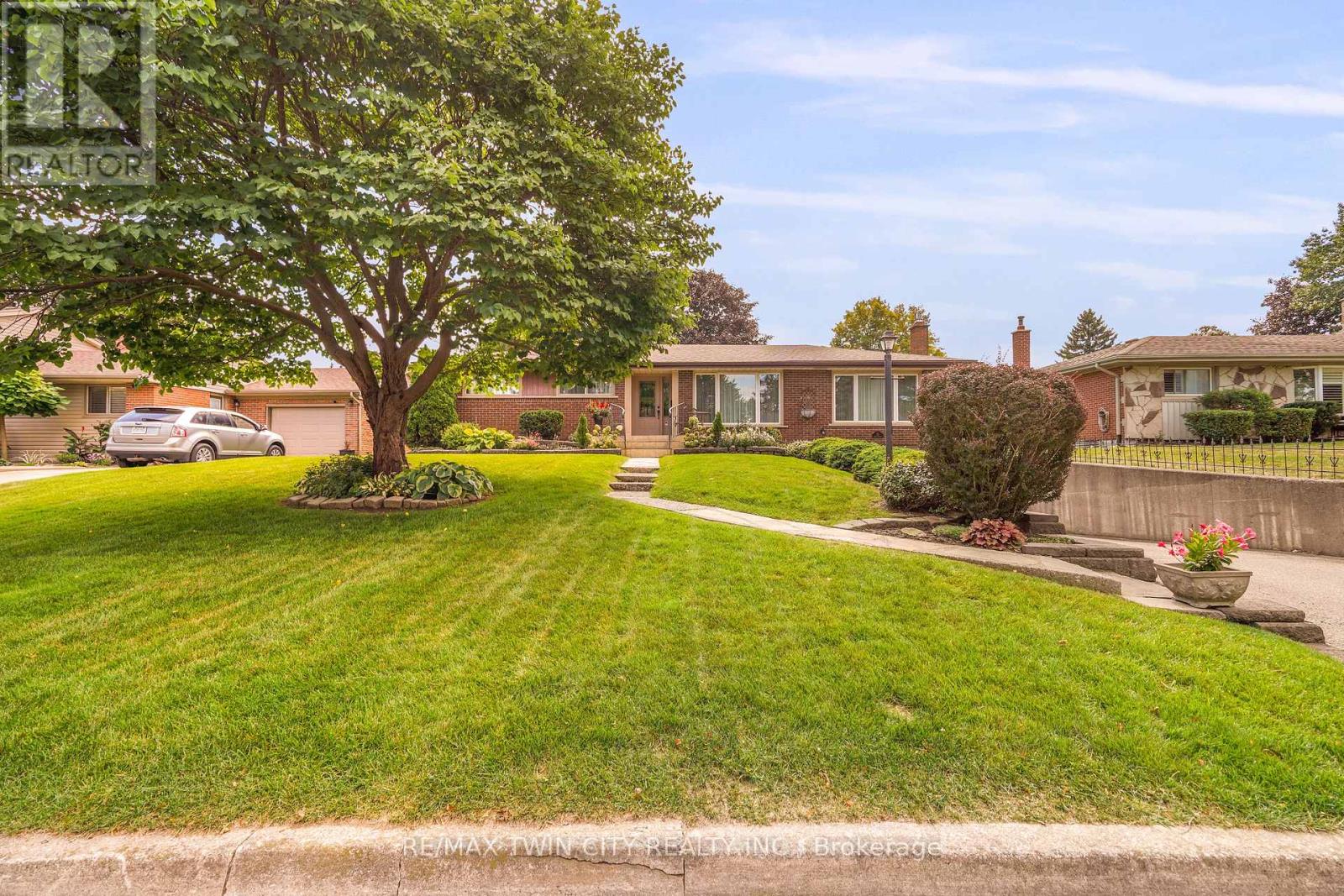 25 Brier Crescent Property Photo 3