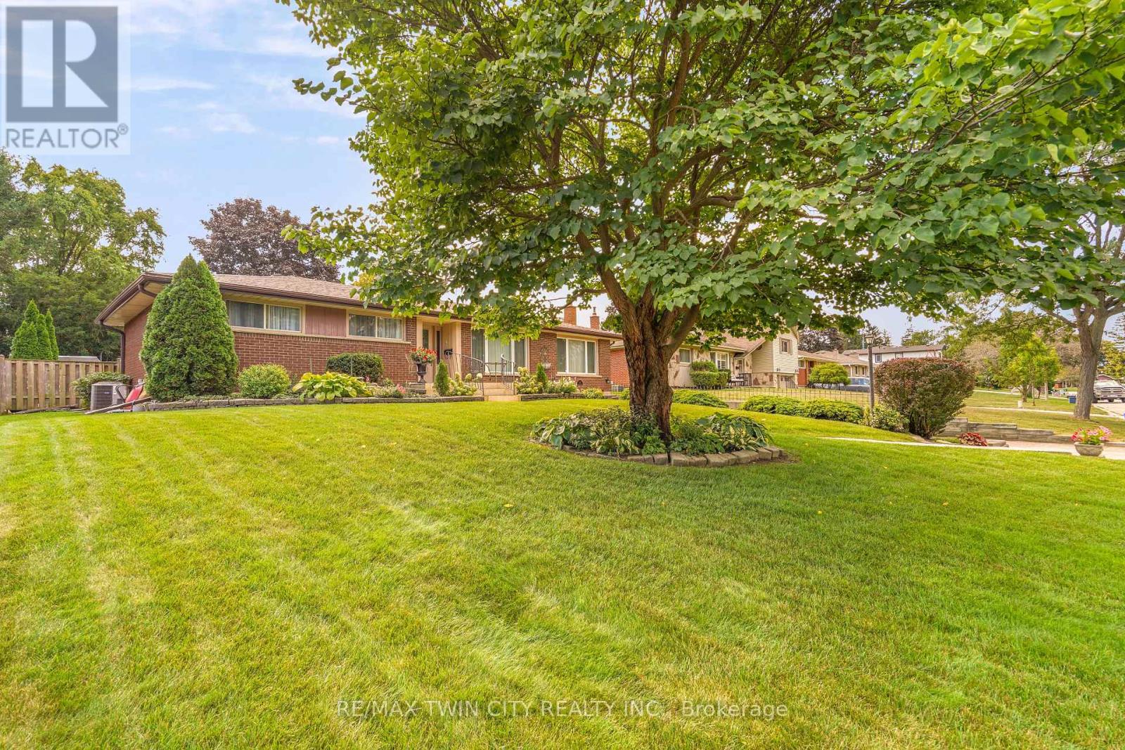 25 Brier Crescent Property Photo 4
