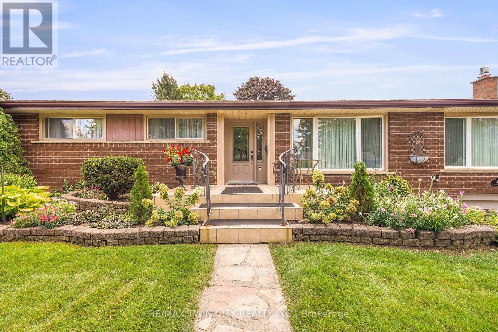 25 Brier Crescent Property Photo 6