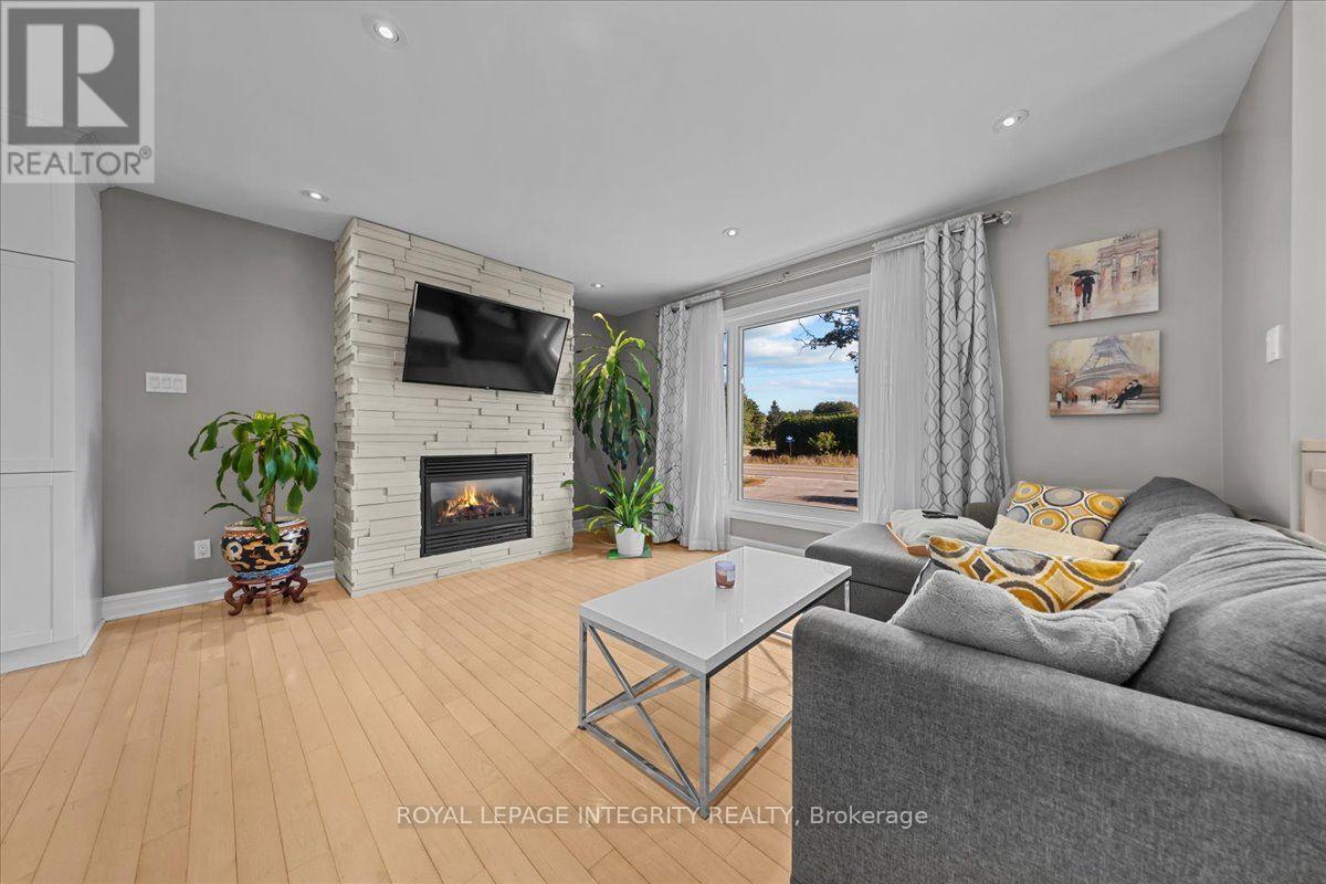 3073 Old Montreal Road Property Photo 6