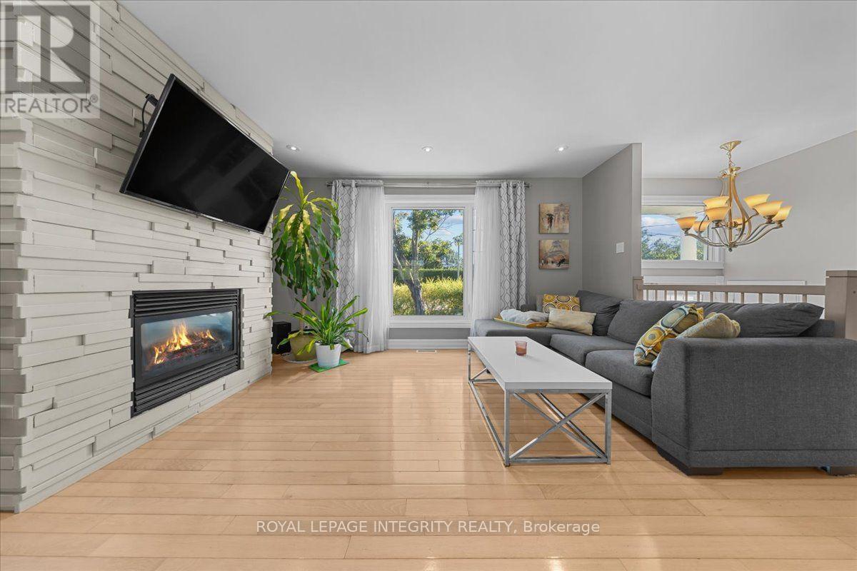 3073 Old Montreal Road Property Photo 7