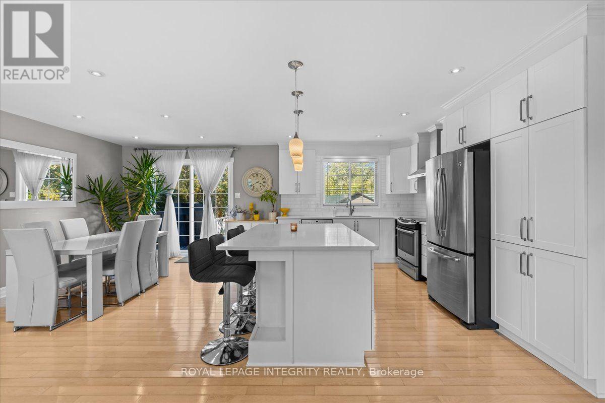 3073 Old Montreal Road Property Photo 12