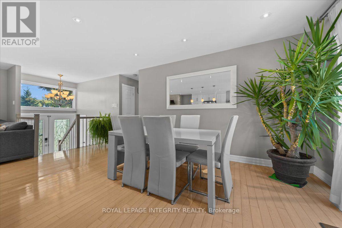 3073 Old Montreal Road Property Photo 15