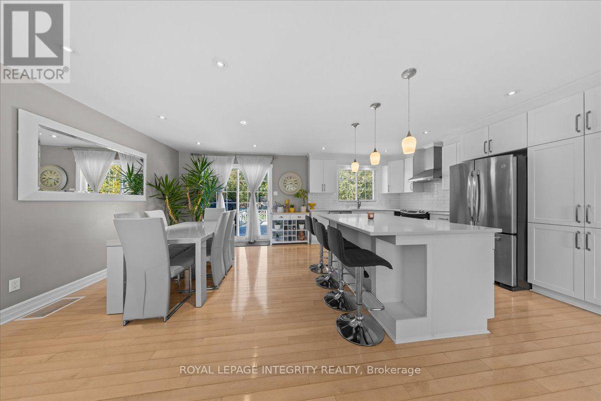 3073 Old Montreal Road Property Photo 16