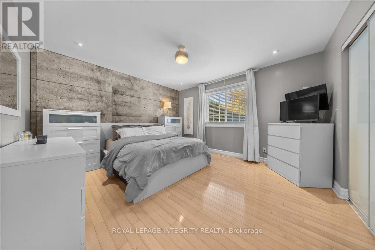 3073 Old Montreal Road Property Photo 17