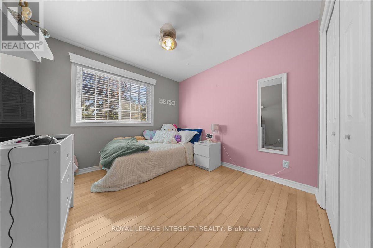 3073 Old Montreal Road Property Photo 19